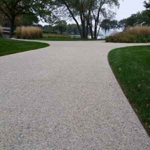 Hamilton Lakes Business Park – Curved exposed aggregate walkways