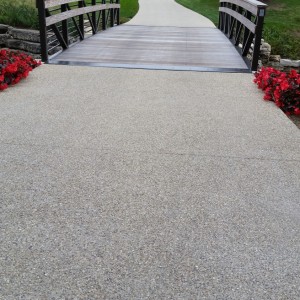 Hamilton Lakes Business Park – Custom blend exposed aggregate path